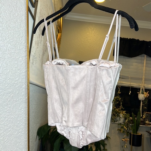 HOUSE OF CB 'Petunia' Light Lavender Embroidered Corset NWOT - Picture 8 of 10